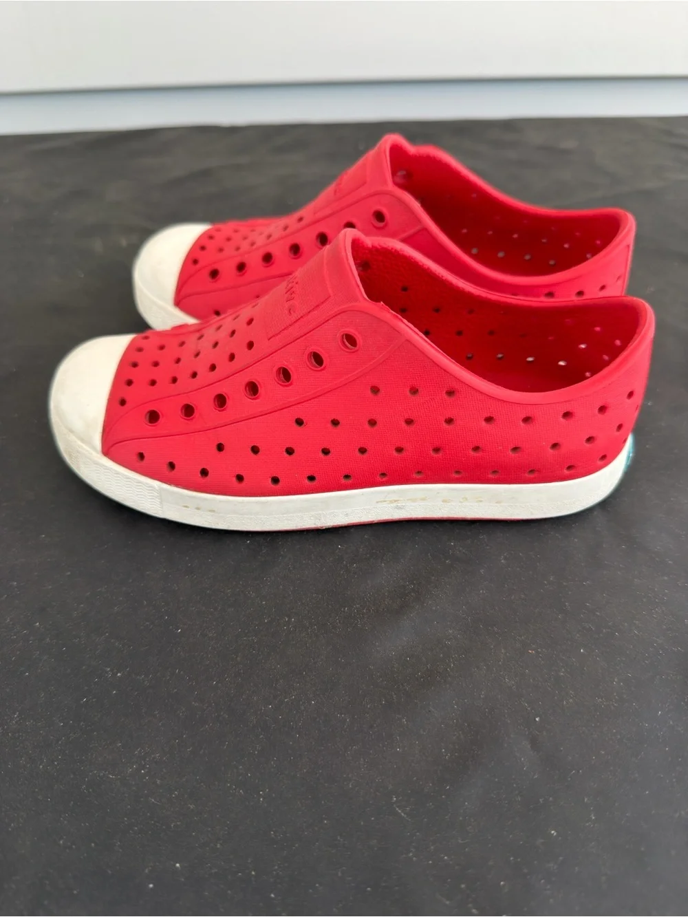 Native Kids Water Shoes Jefferson Slip-On in Red with White Toe